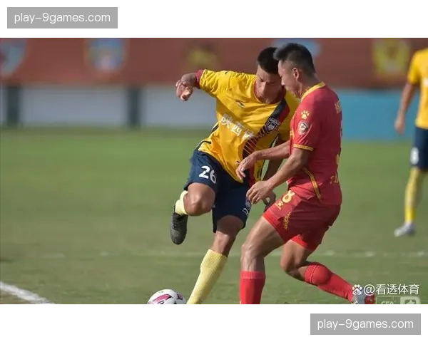 福法纳与凯西组成的中场双引擎,其高效的拦截数据是球队高位压迫的基础。